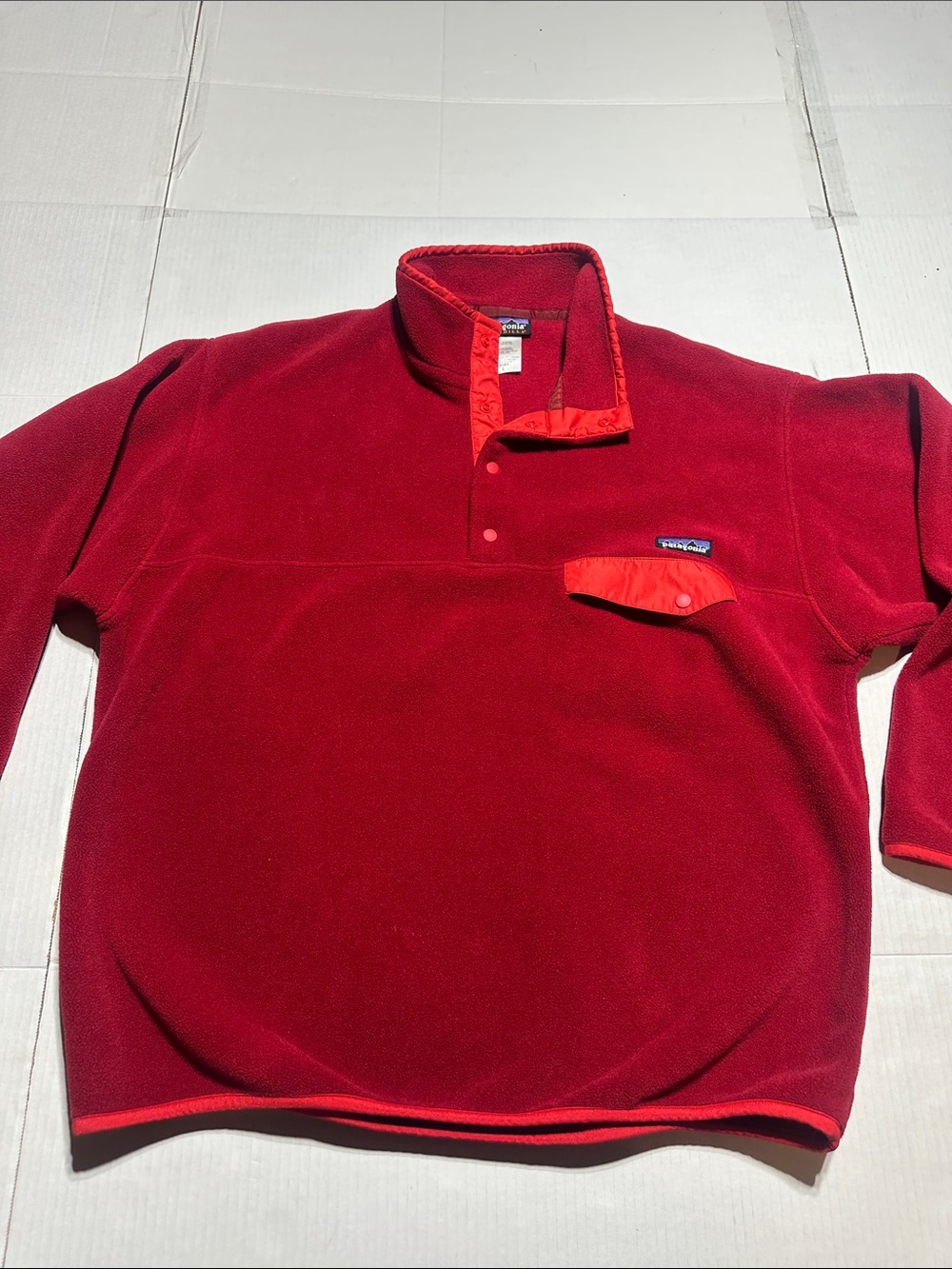 Patagonia men’s Synchilla Red & lighter red piping Fleece Snap Pulloverl large